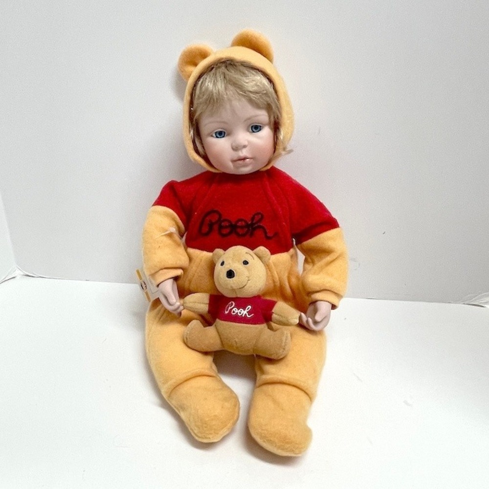1990's‎ Disney Ashton Drake Winnie the Pooh Porcelain Doll Artist Cindy McClure - Picture 2 of 8